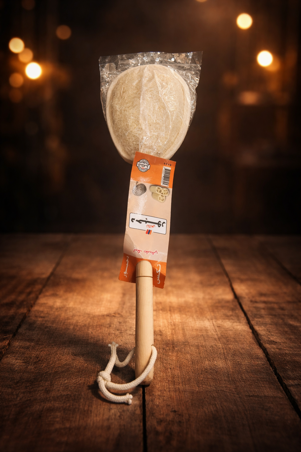 عصاي خشب مع ليفة طبيعية